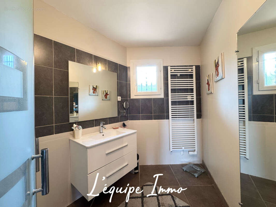 Maison 7 pièces avec grand jardin arboré - photo 11