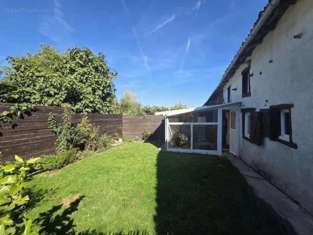 Photo 2 - Maison à BUSSIERE-POITEVINE