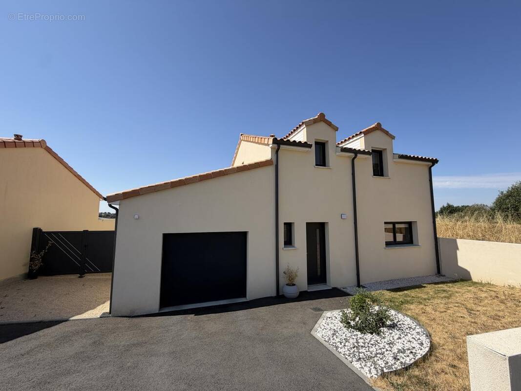Maison à TREMENTINES