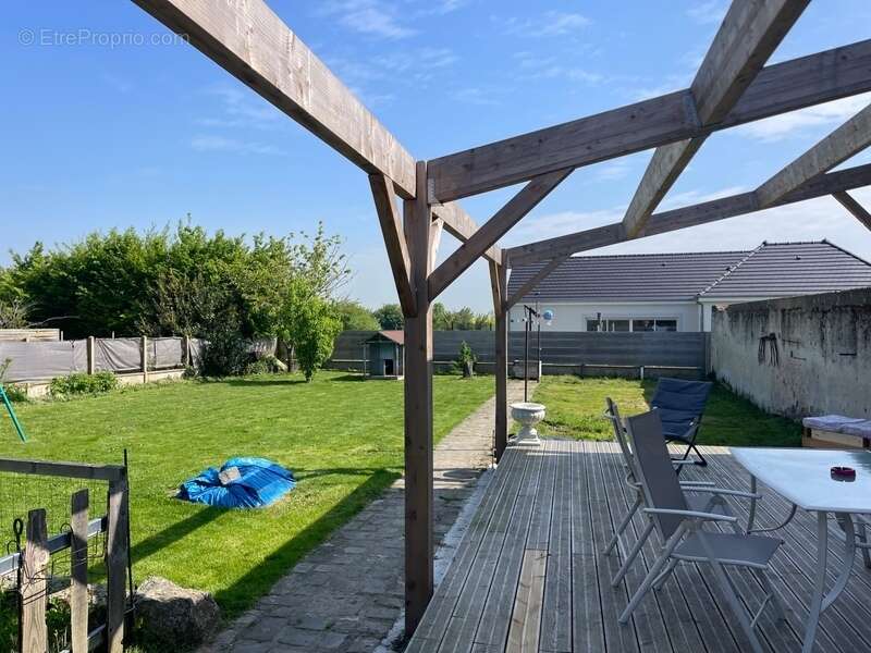 Maison à CLEVILLIERS