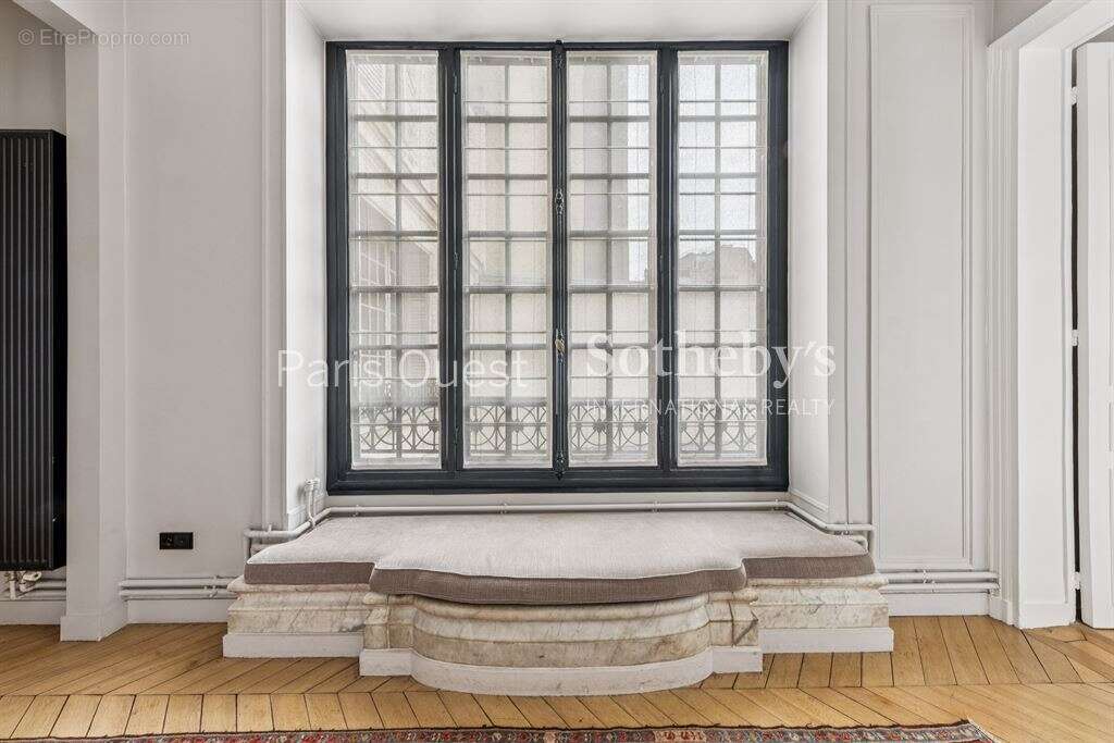 Appartement à PARIS-8E