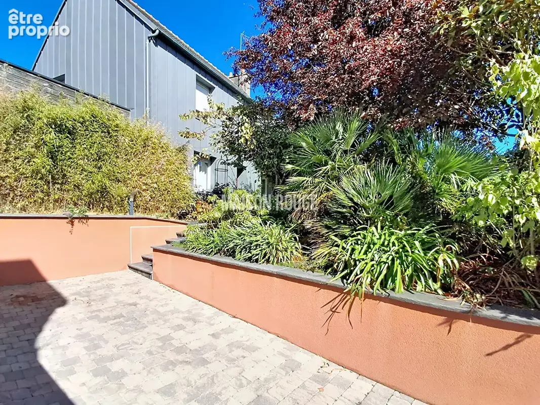 Élégante maison familiale rénovée, cinq chambres, jardin paysager - Coup de coeur assuré - LANGUEUX - photo 21