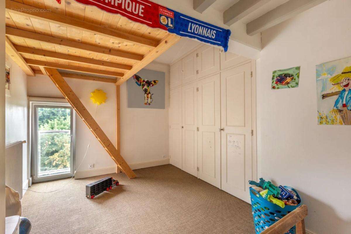 Appartement de caractère T4 de 125 m² à Collonges-au-Mont-d'Or - photo 12
