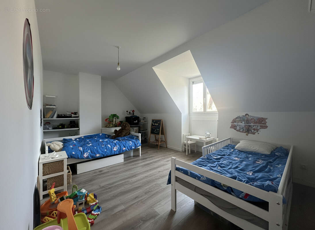 Maison à FONTENAY-LE-VICOMTE