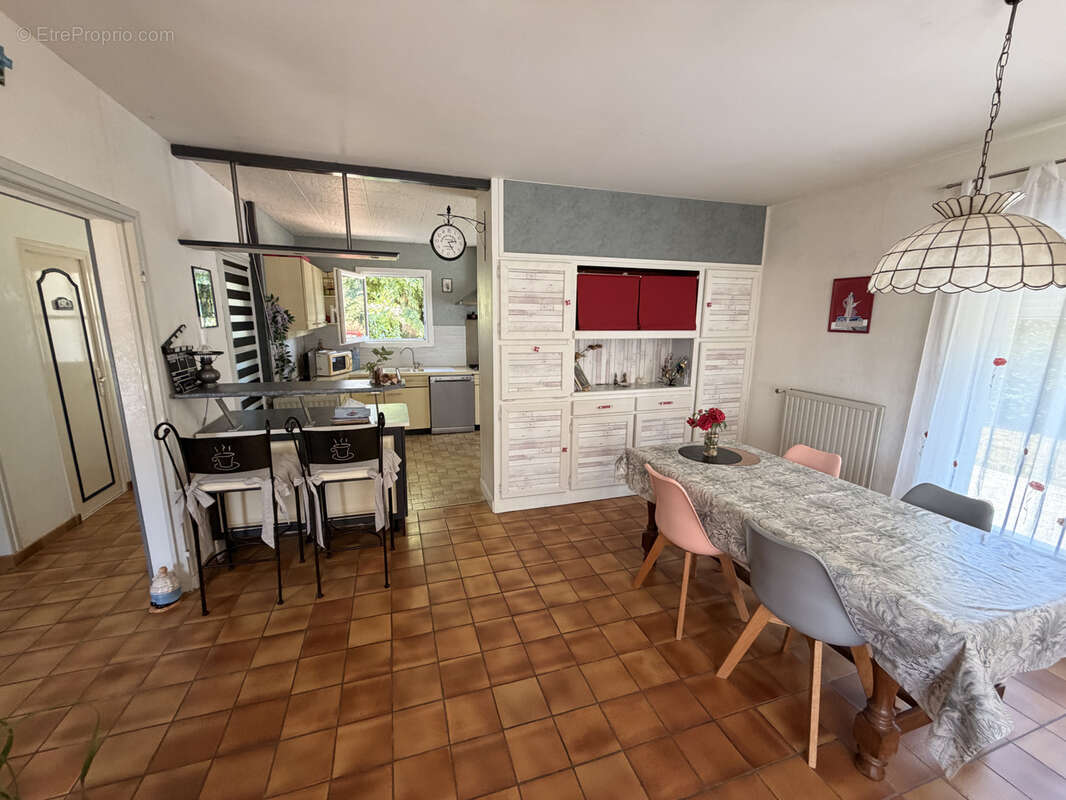 À Tully, Maison de 147m2 à vendre 260000 € - photo 5