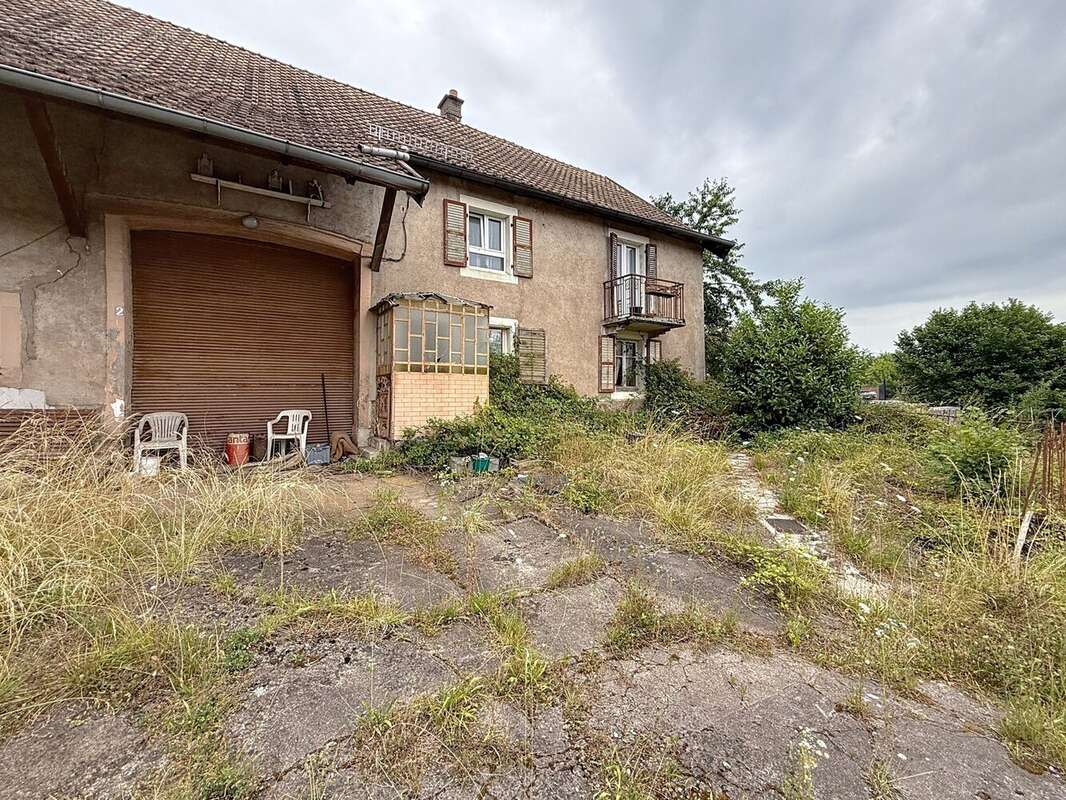 Maison à CHALONVILLARS