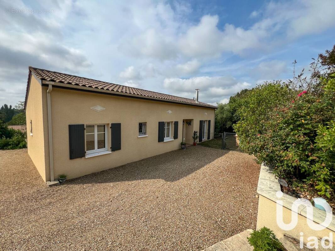 Photo 1 - Maison à SAINT-ROMAIN-LA-VIRVEE