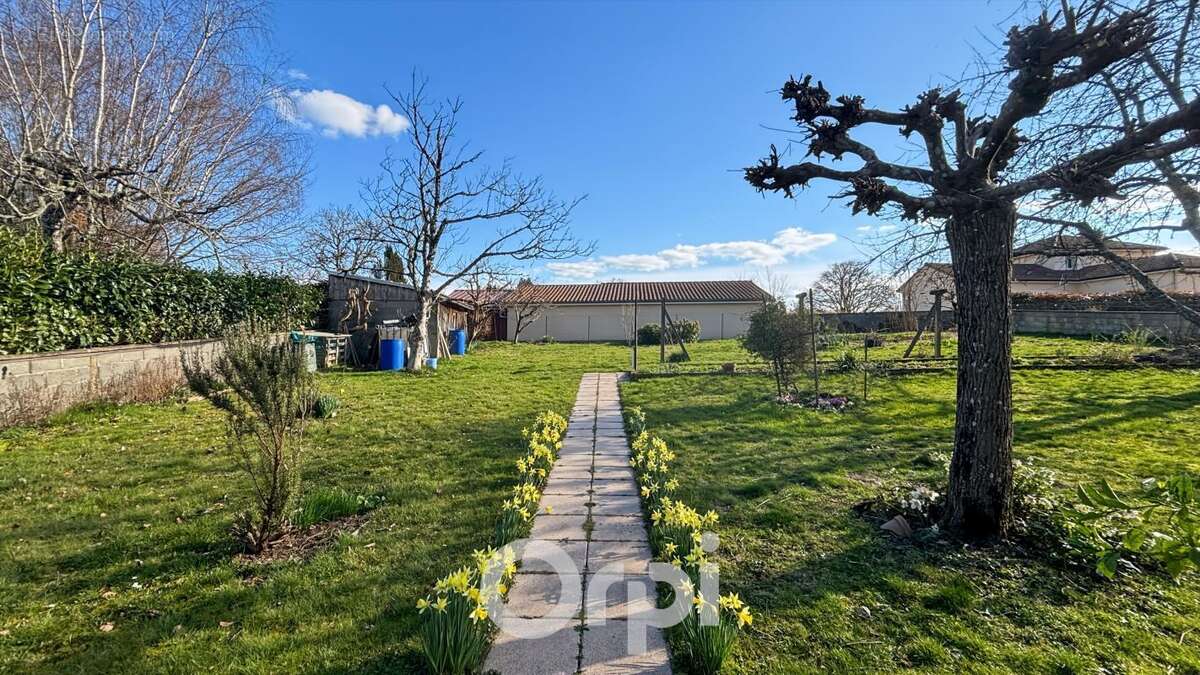 Maison à AMBAZAC