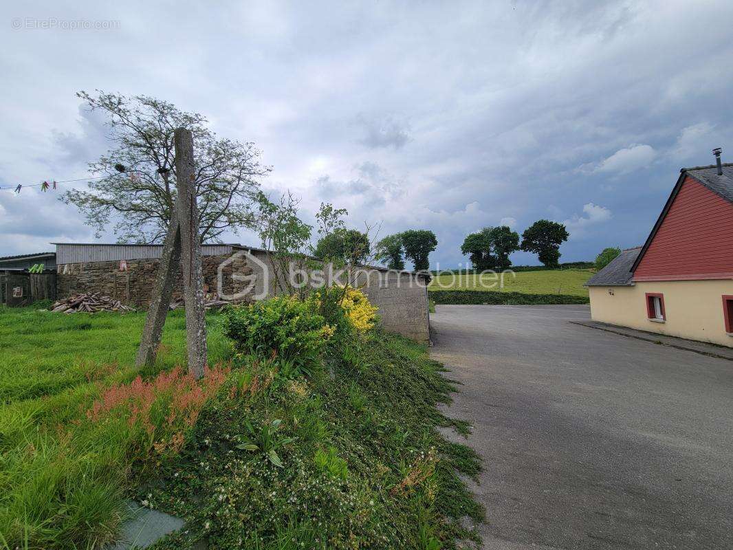 Maison à PLOUGUENAST