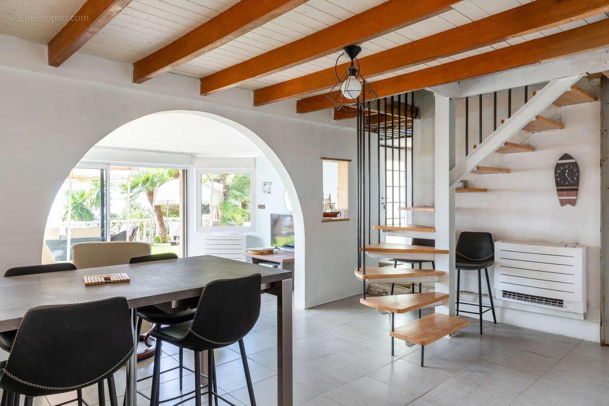 Maison à MESCHERS-SUR-GIRONDE