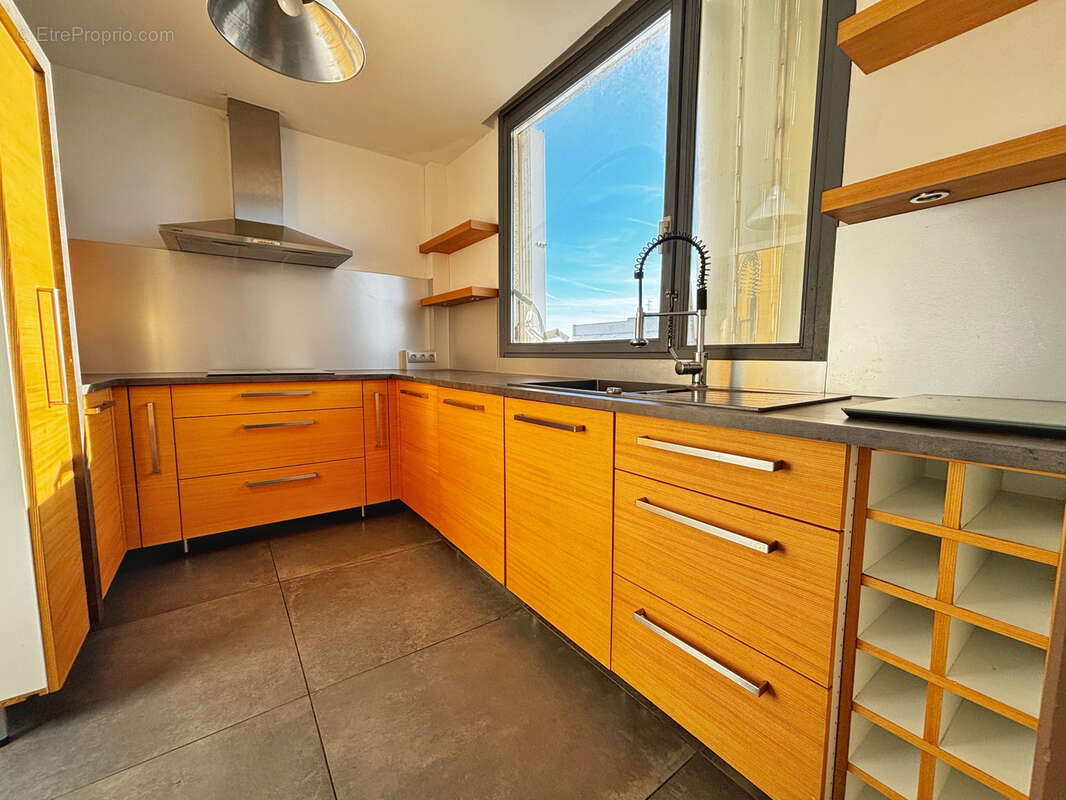 Appartement à LYON-8E