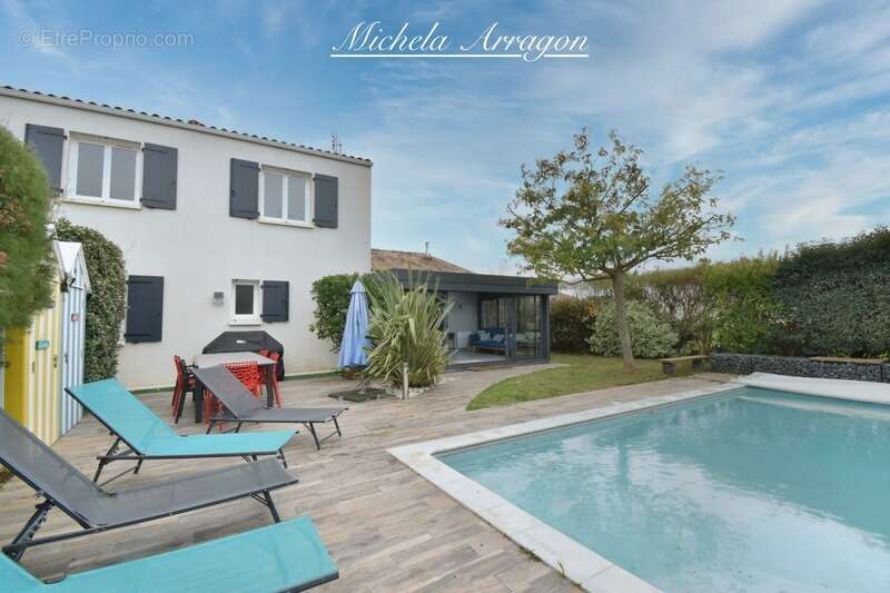 Maison à PORT-DES-BARQUES