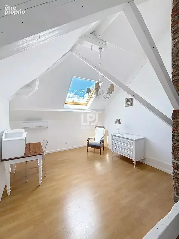 Cœur de Village, bords de Garonne – Maison lumineuse 4 chambres + 1 bureau, avec piscine sur une parcelle de près de 1500 m², va - photo 12