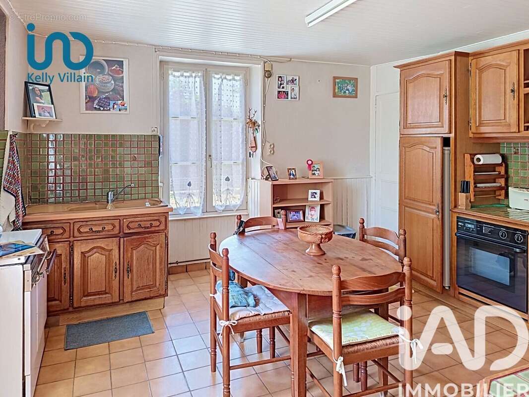 Maison 166 m² à Saint-Christophe-Sur-Roc  - photo 5