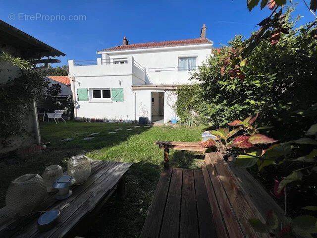 Maison à SAINT-SEBASTIEN-SUR-LOIRE