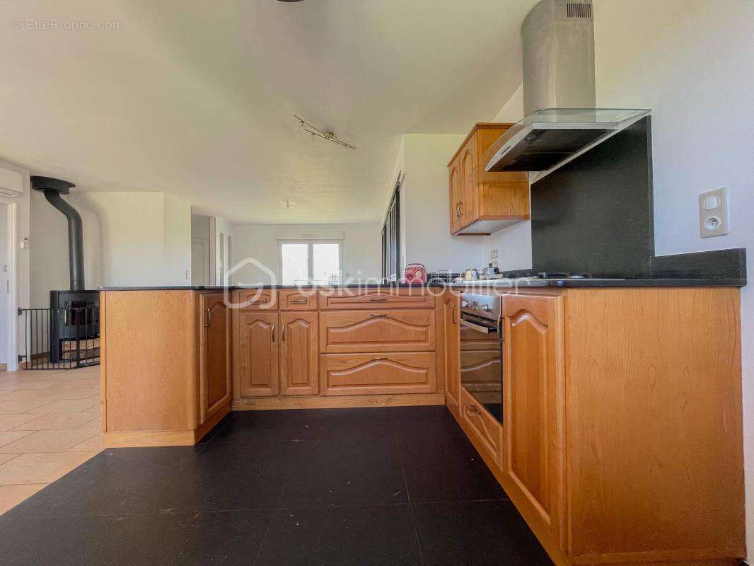 Maison à SAINT-JUNIEN