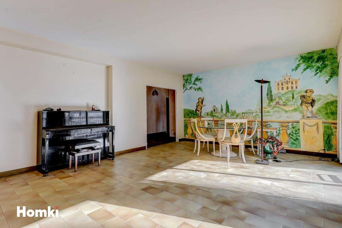 Appartement à MARSEILLE-8E