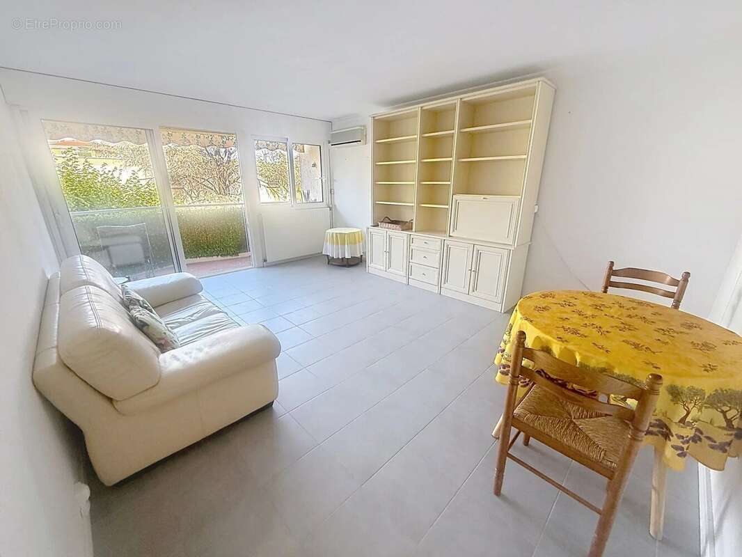 Cannes tassigny : residence seniors grand 2 pieces refait neuf - photo 13