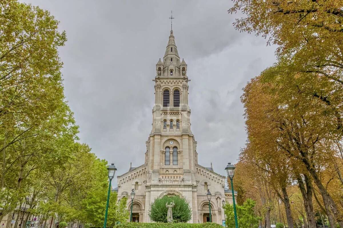 Appartement à NEUILLY-SUR-SEINE
