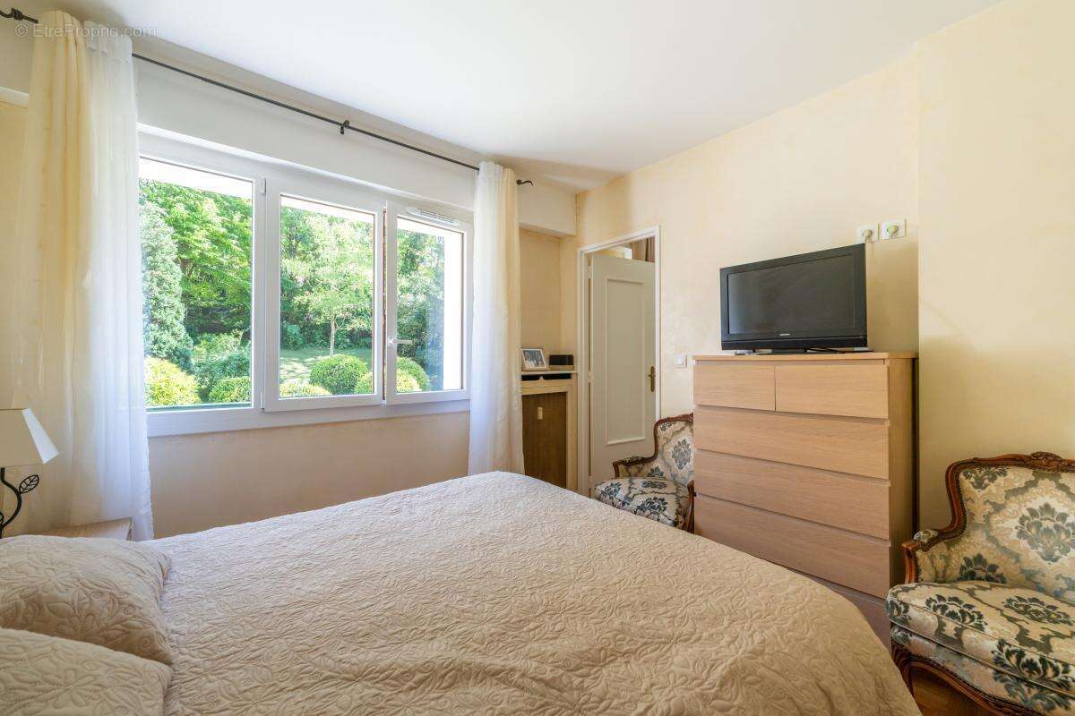 Appartement à ISSY-LES-MOULINEAUX