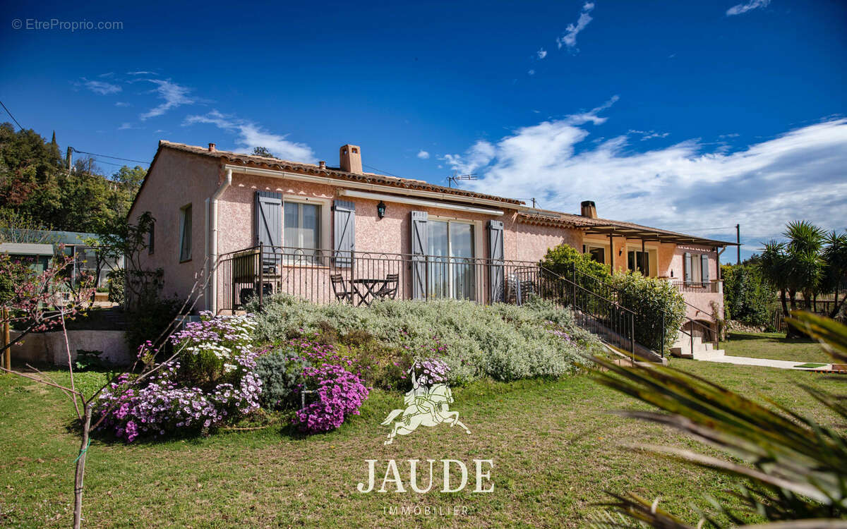 Maison à PLAN-DE-LA-TOUR