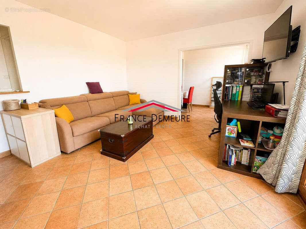 Appartement 74 m² à Franconville  - photo 2