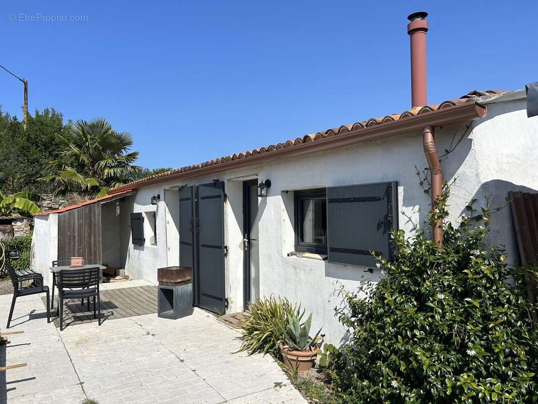 Maison à GROSBREUIL