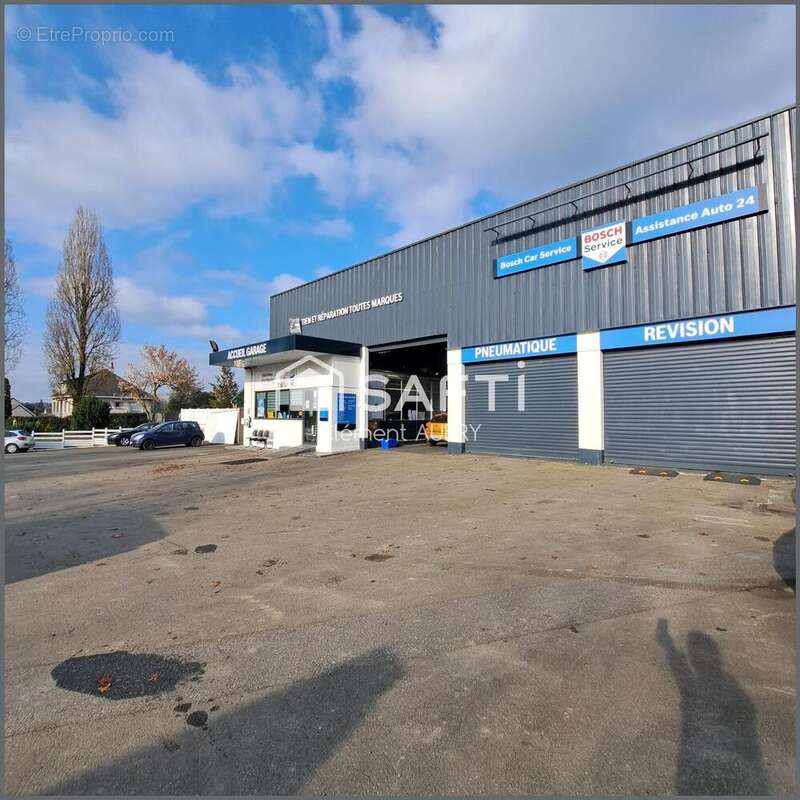 Photo 9 - Commerce à LAVAL