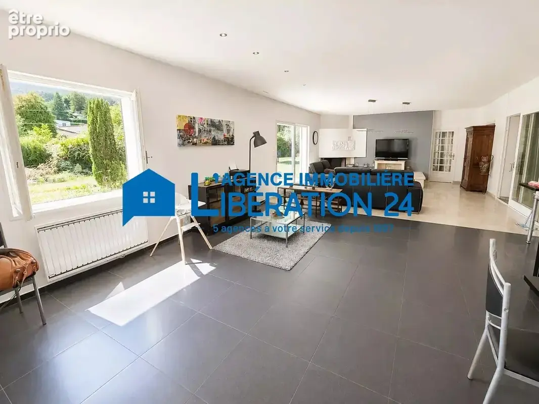 MAISON de 213m² de plain pied piscine sur 2600m² - photo 4