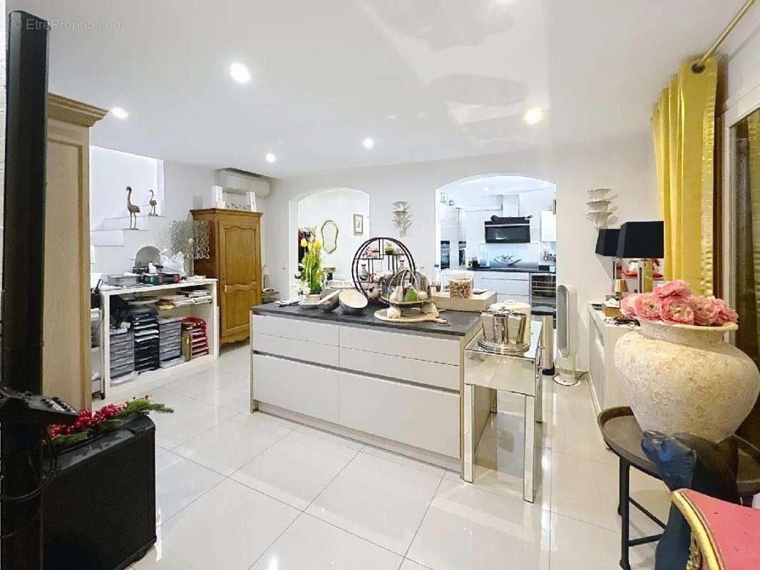 Maison à MOUGINS