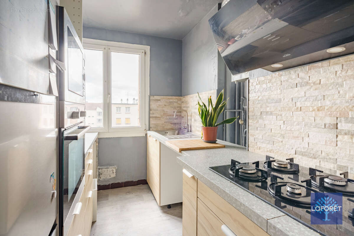Appartement à LES PAVILLONS-SOUS-BOIS