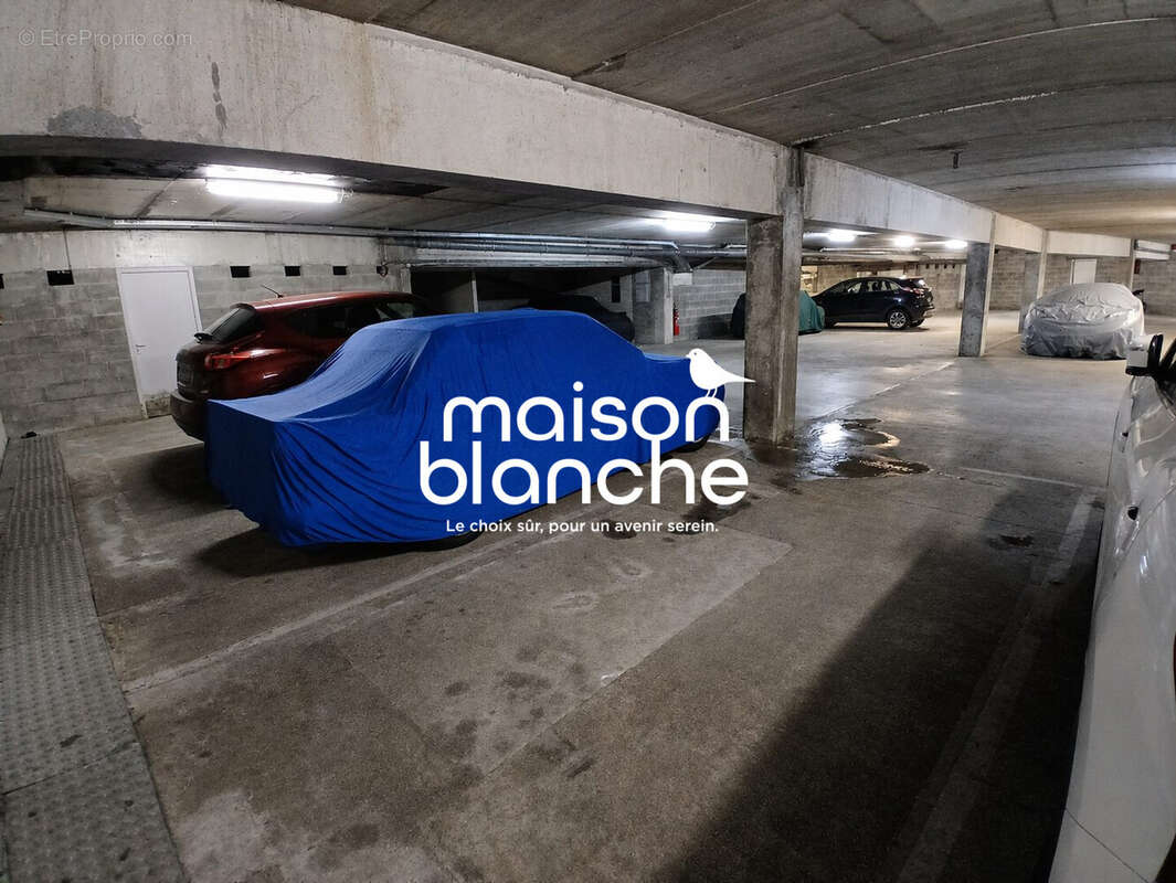 Parking à PARTHENAY
