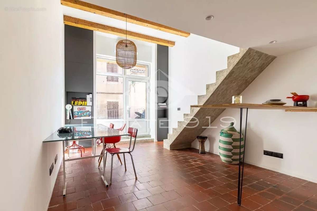 Appartement à MARSEILLE-6E