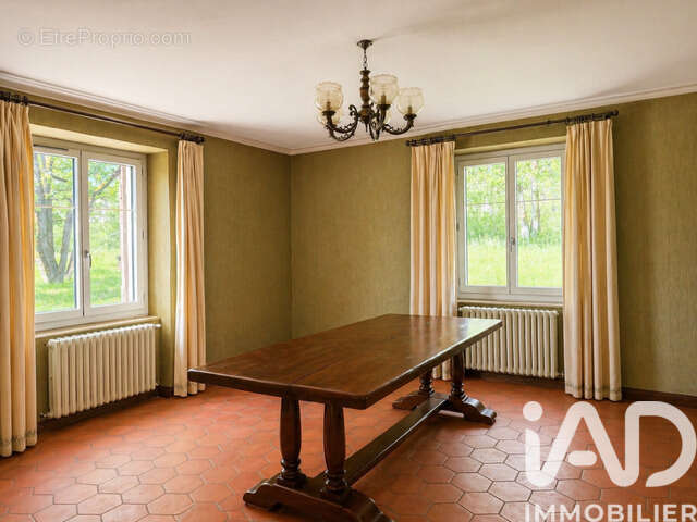 Maison 141 m² à Cressensac  - photo 3