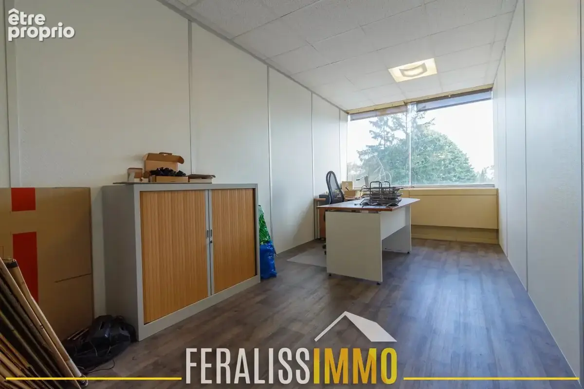 Cergy Préfecture Bureaux 265 m2 rendement élevé ! - photo 9