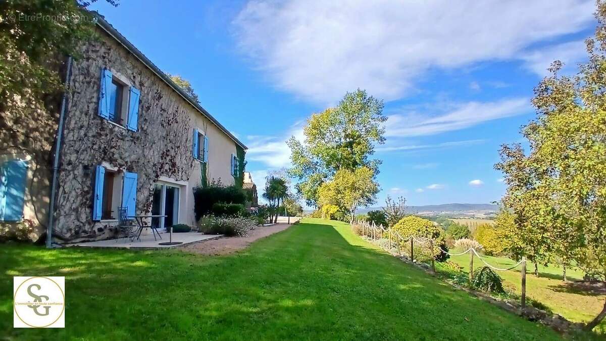   - Maison à CASTELNAU-DE-MONTMIRAL