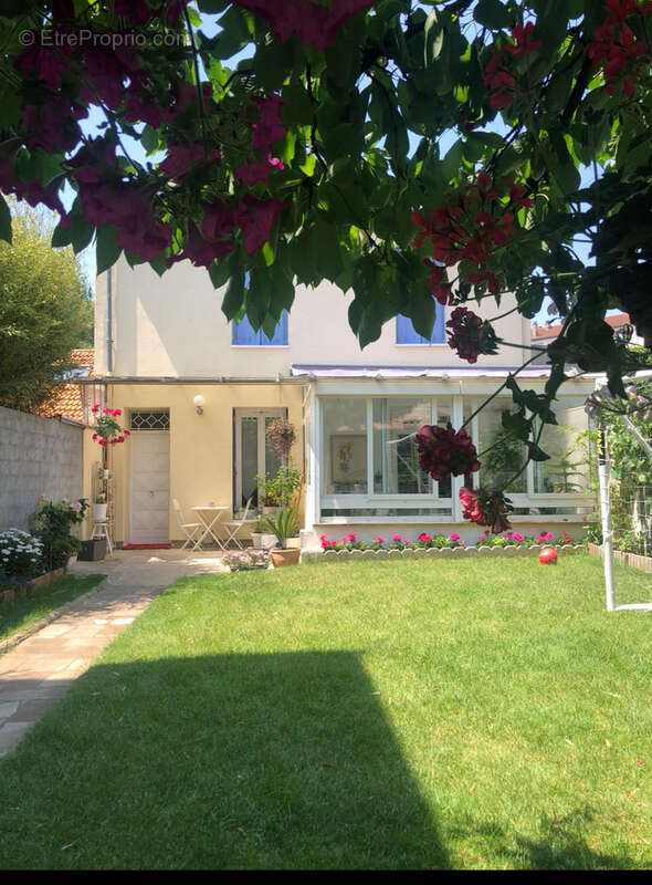 Maison à CHAMPIGNY-SUR-MARNE