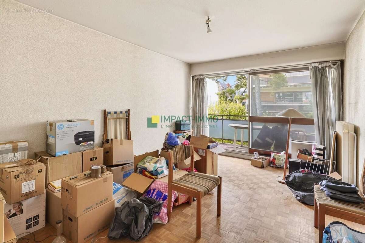 Dernier étage avec terrasse plein SUD et Box fermé – Centre-Ville de Colombes ! - photo 2