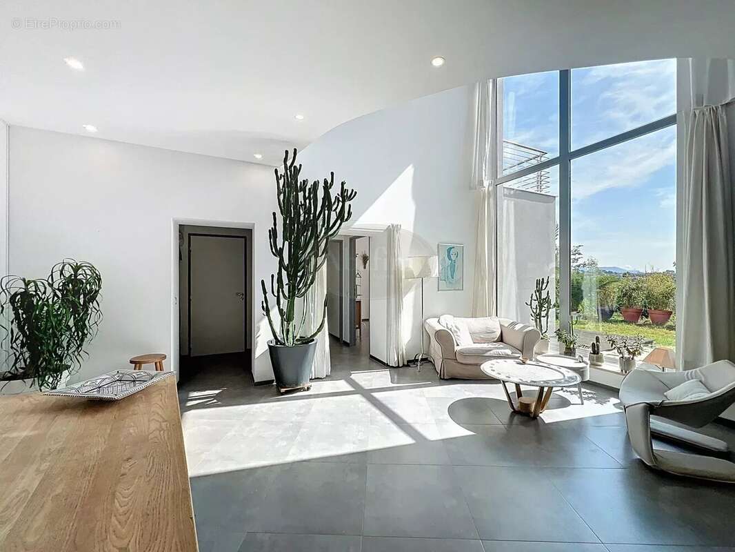 Maison à CAGNES-SUR-MER