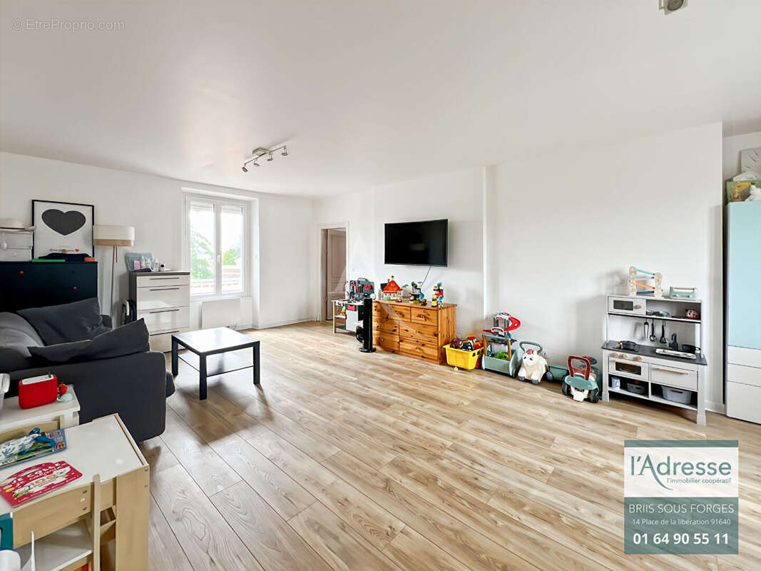 Appartement à BRIIS-SOUS-FORGES