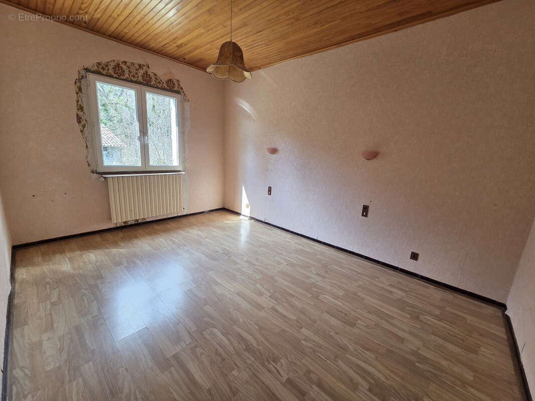 Maison à LA MOTTE-CHALANCON