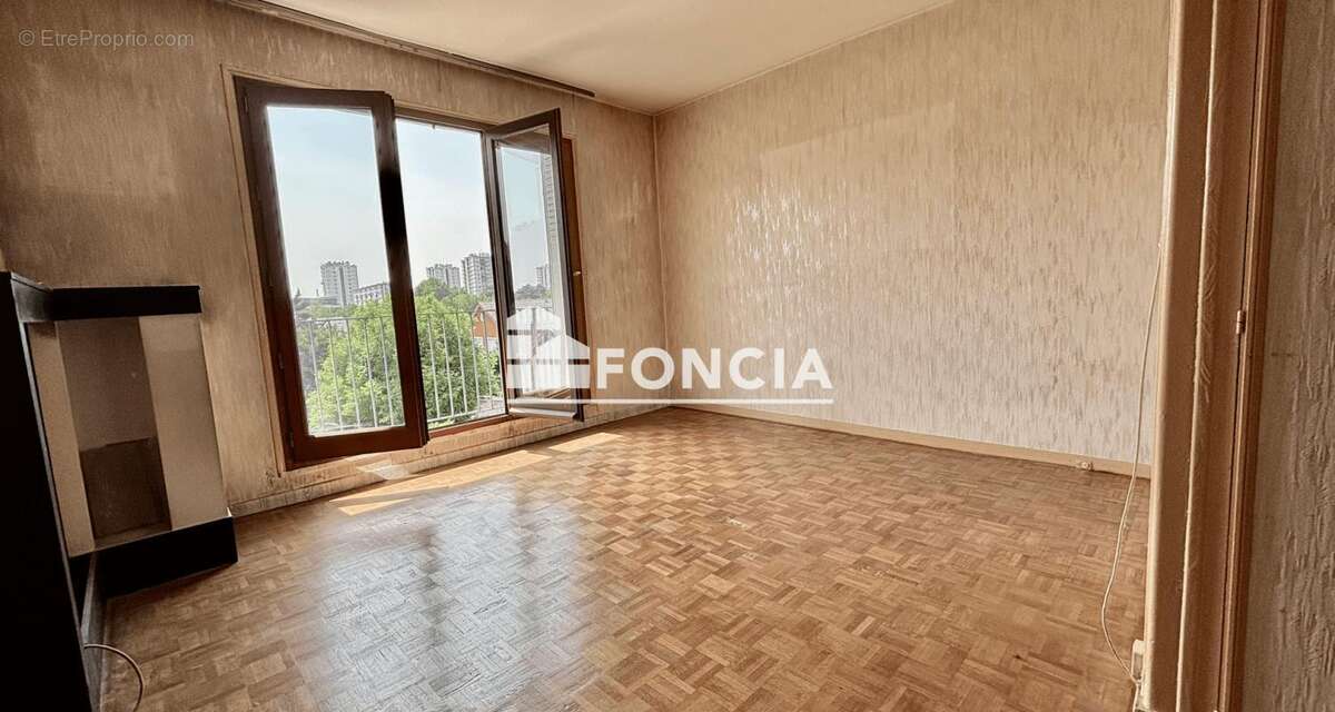 Appartement à SAINT-MAUR-DES-FOSSES