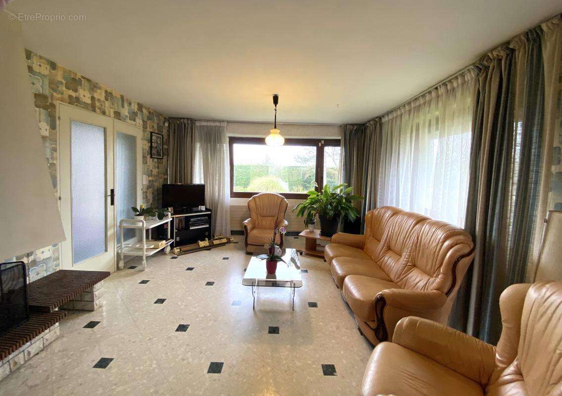 Maison à MOUSSEAUX-SUR-SEINE