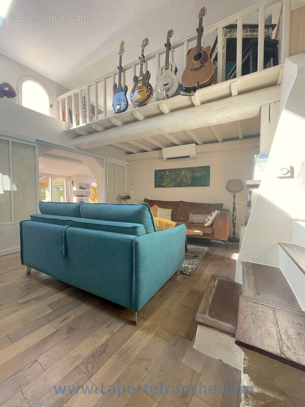 HAUT DE CAGNES Adorable maison de village 2/3 chambres jardin piscine - photo 17