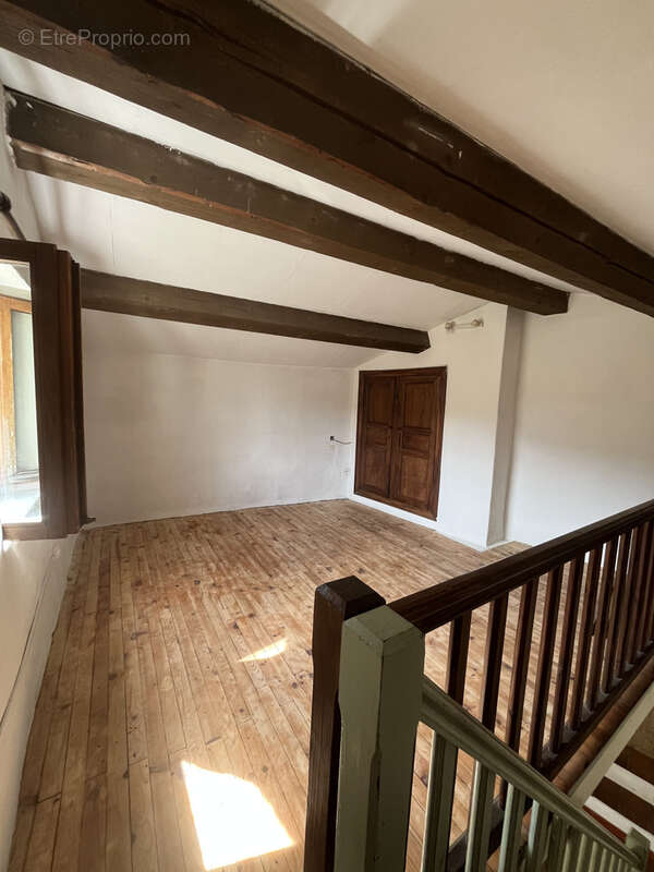 Maison à MONTJOUX