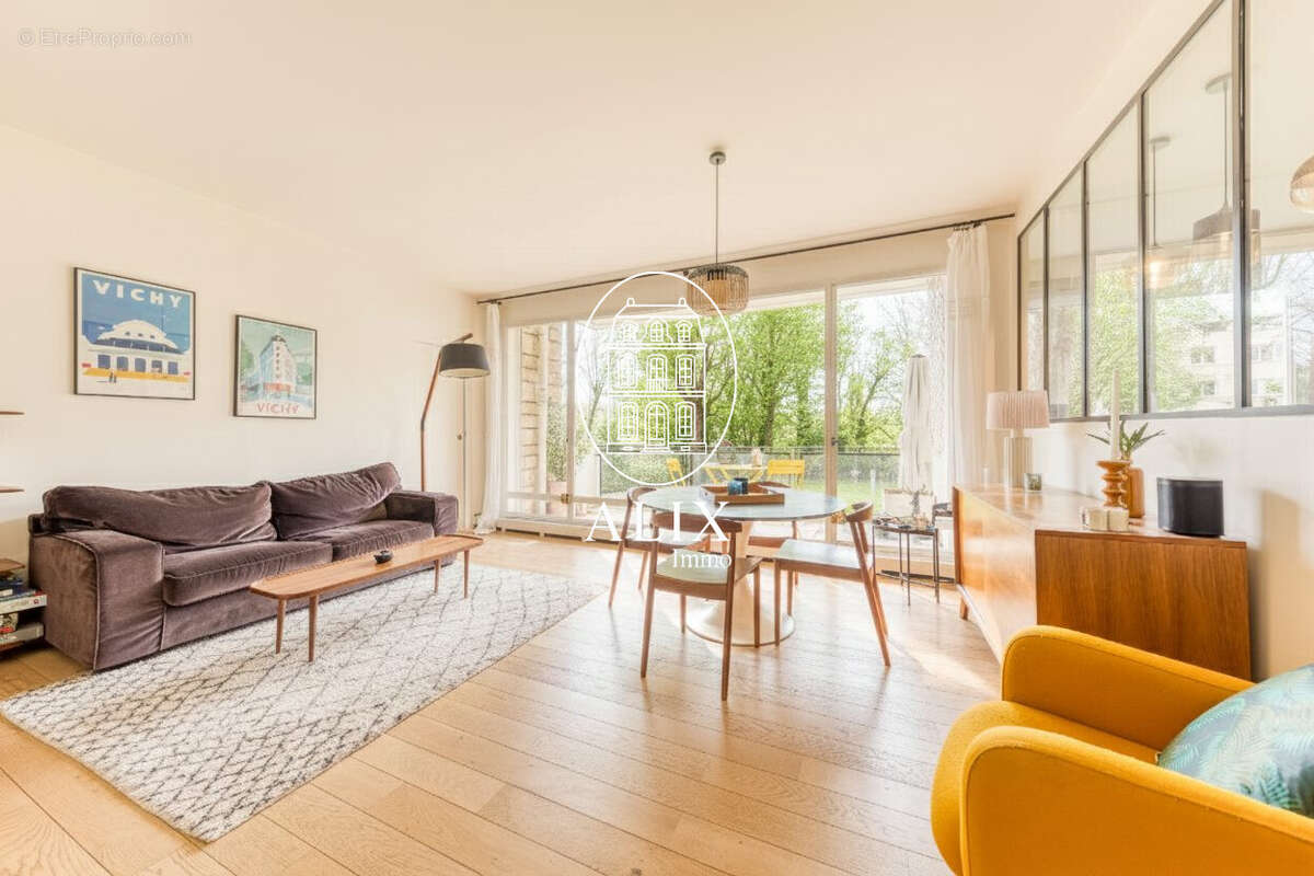 Appartement à MARNES-LA-COQUETTE