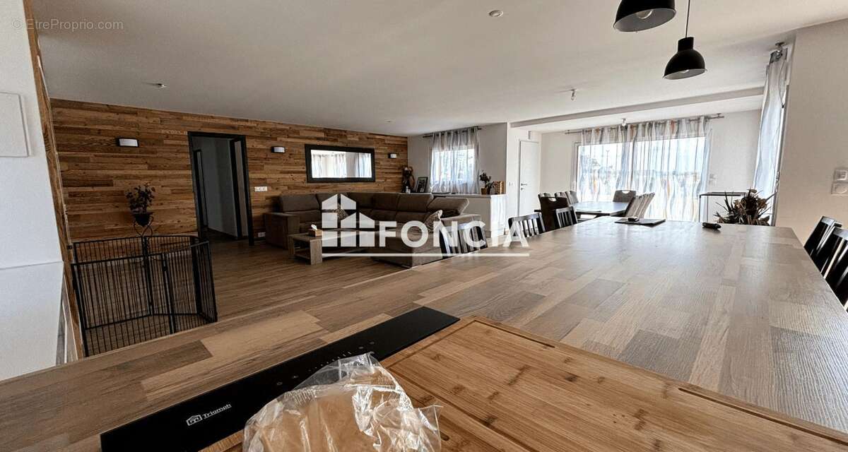 Maison à CONFORT-MEILARS