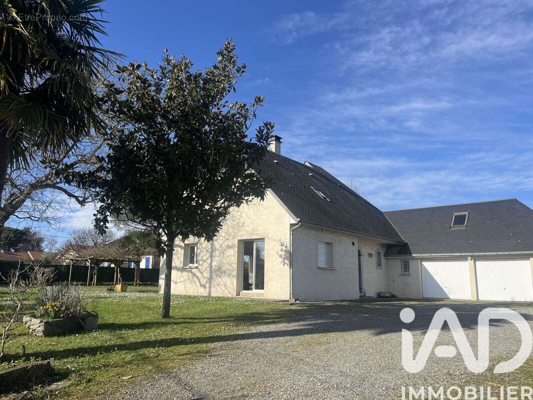 Photo 3 - Maison à JUILLAN