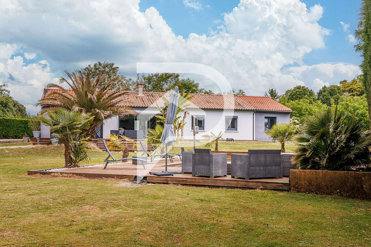 Maison à VAYRES