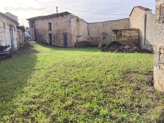 Maison à CHATEAUNEUF-SUR-CHARENTE